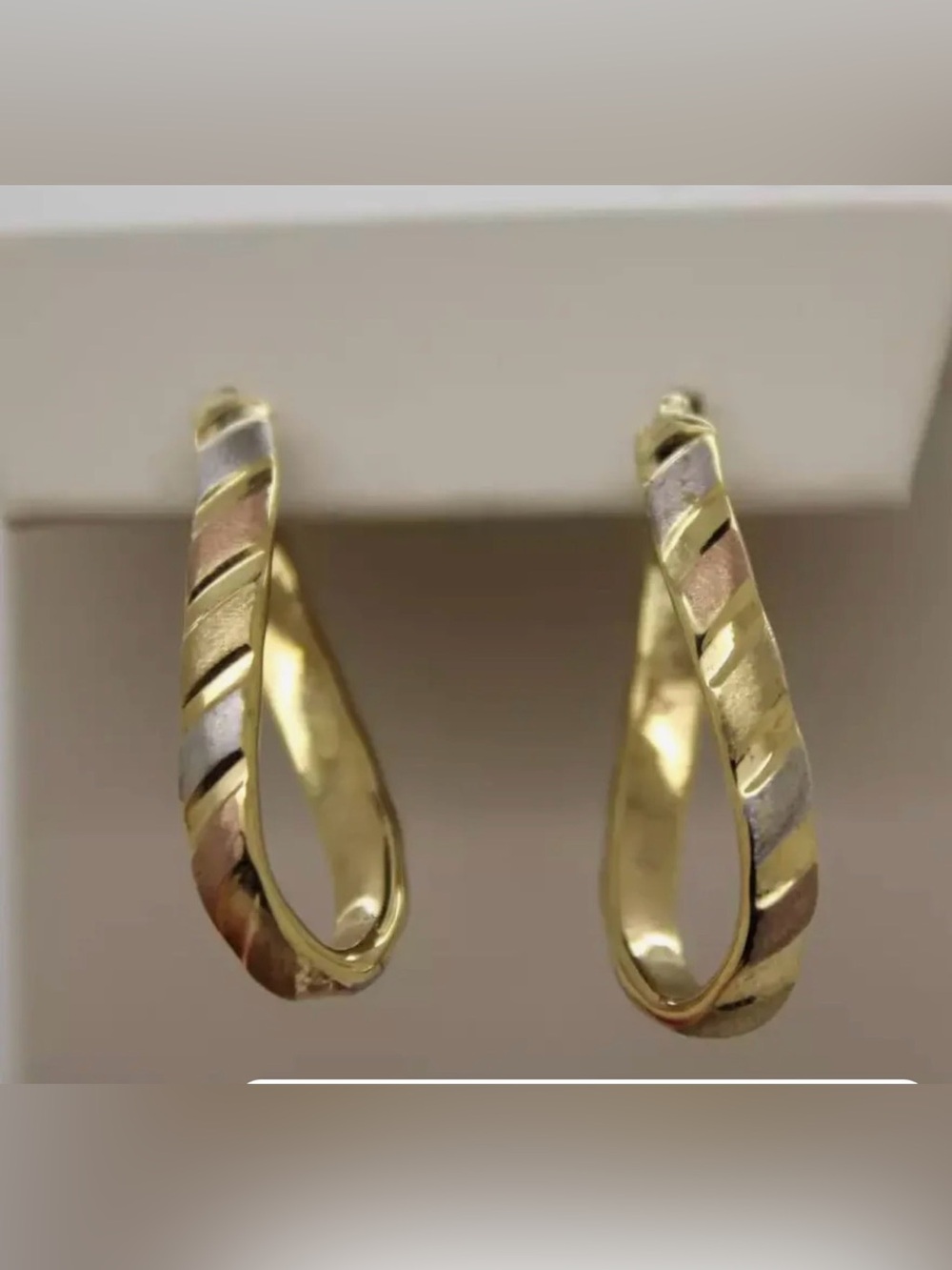 Milor Vintage 18k Tri Color
Yellow White Rose Gold 1-1/8" Hoop